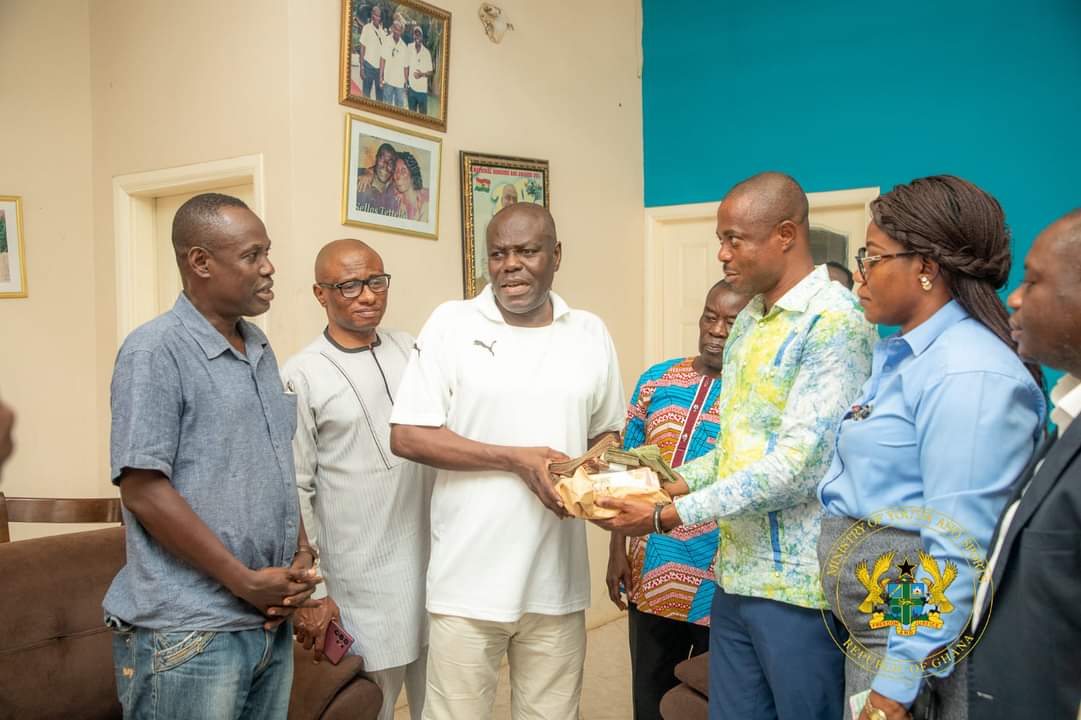 MINISTRY OF YOUTH AND SPORTS DONATES TO FORMER COACH OF THE BLACK SATELLITES