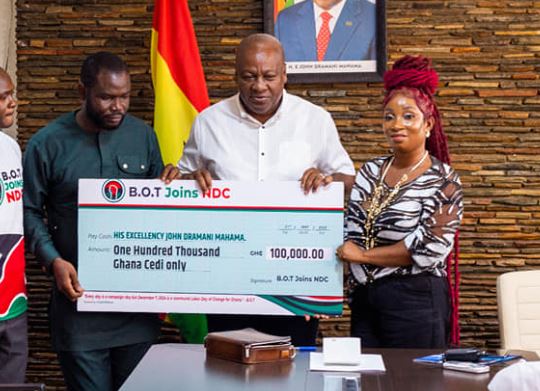 Chartered Economist Donates GHC100,000 To Support Former President Mahama’s Re-Election Bid