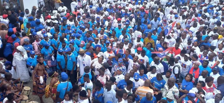 VIDEO :Bawumia Mobbed At NPP Headquarters As He Files Nomination Forms
