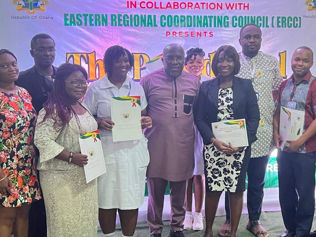 PRESENTATION OF AWARDS TO FRONTLINE HEALTH AND ALLIED WORKERS IN THE EASTERN REGION