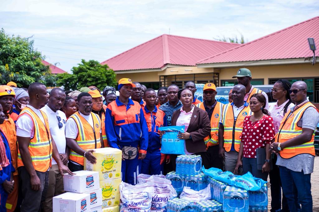 Zoomlion donates over GHc500,000 worth of items to Akosombo dam spillage victims