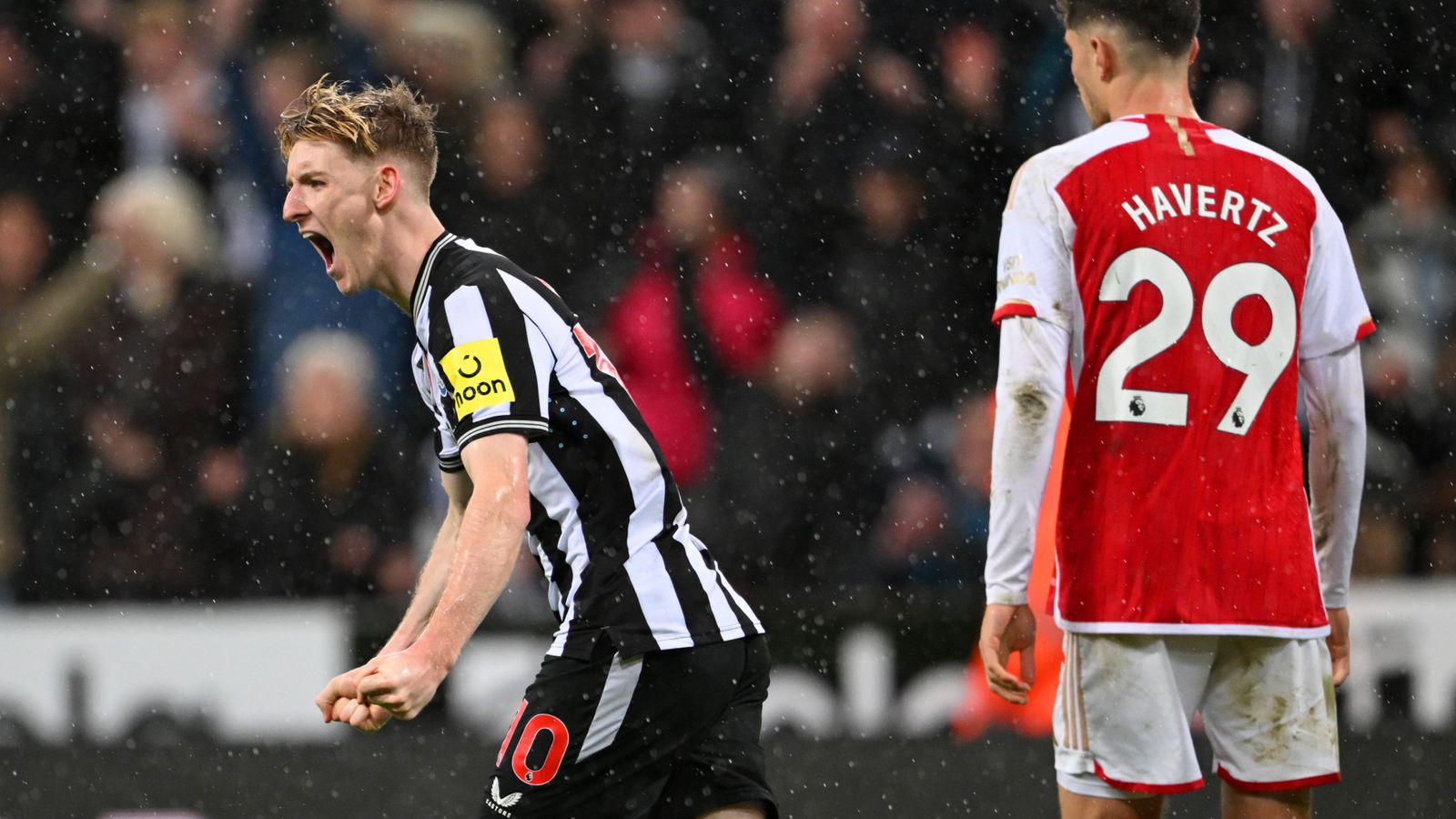 Controversial Gordon’s goal sees Newcastle end Arsenal’s unbeaten start