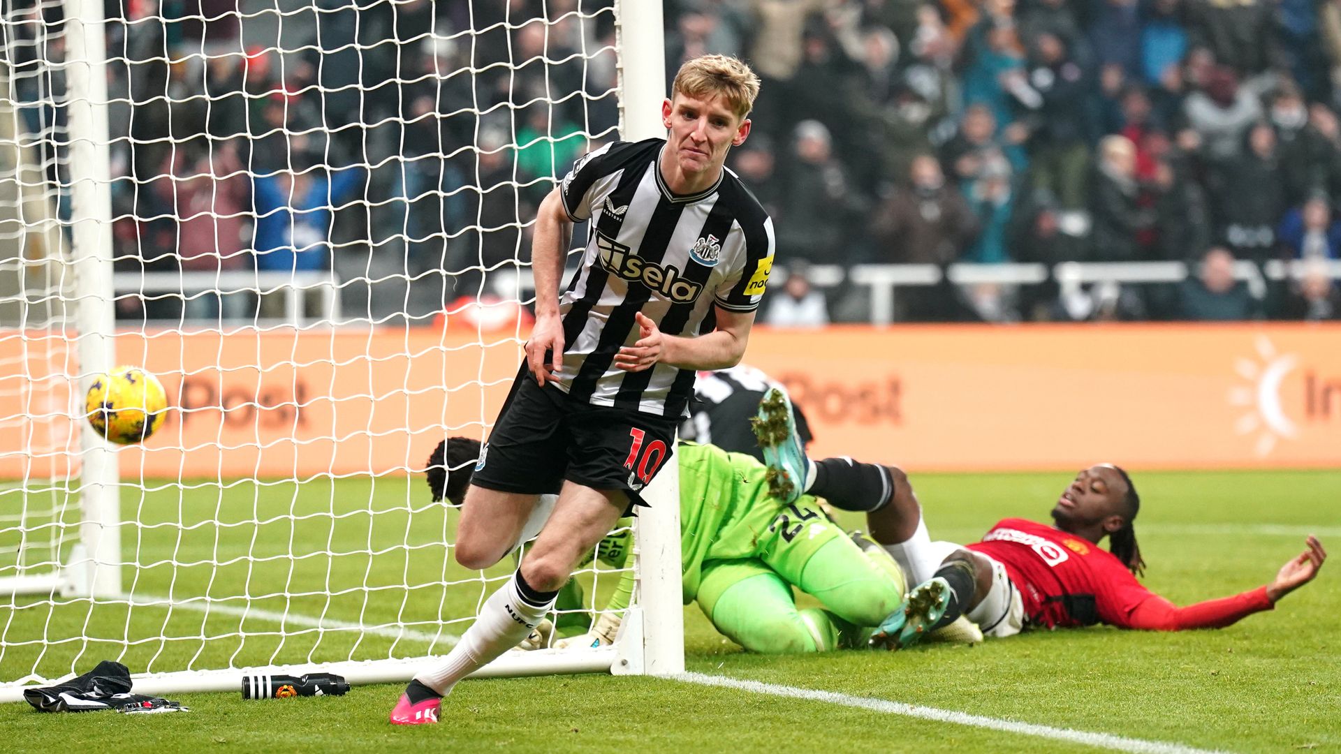Anthony Gordon fires Newcastle to victory over sorry Man Utd