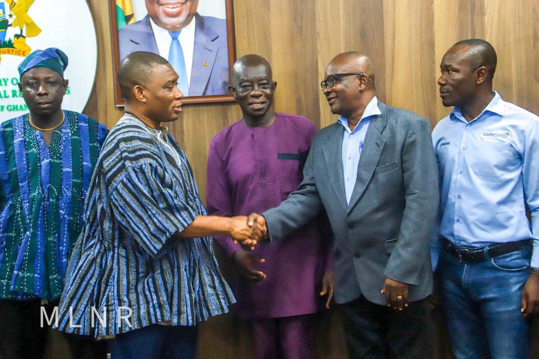 DEPUTY LANDS MINISTER COMMENDS CAPE COAST RESOURCES…AS COMPANY CEDES PART OF CONCESSION FOR COMMUNITY MINING.