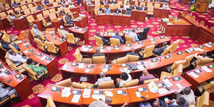 Parliamentary Service Officers to get December salaries after christmas holidays