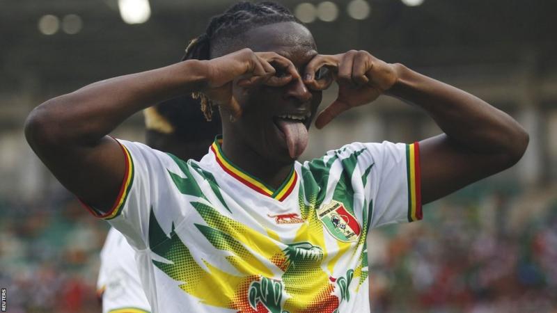 Mali soar into AFCON quarter-finals despite late scare