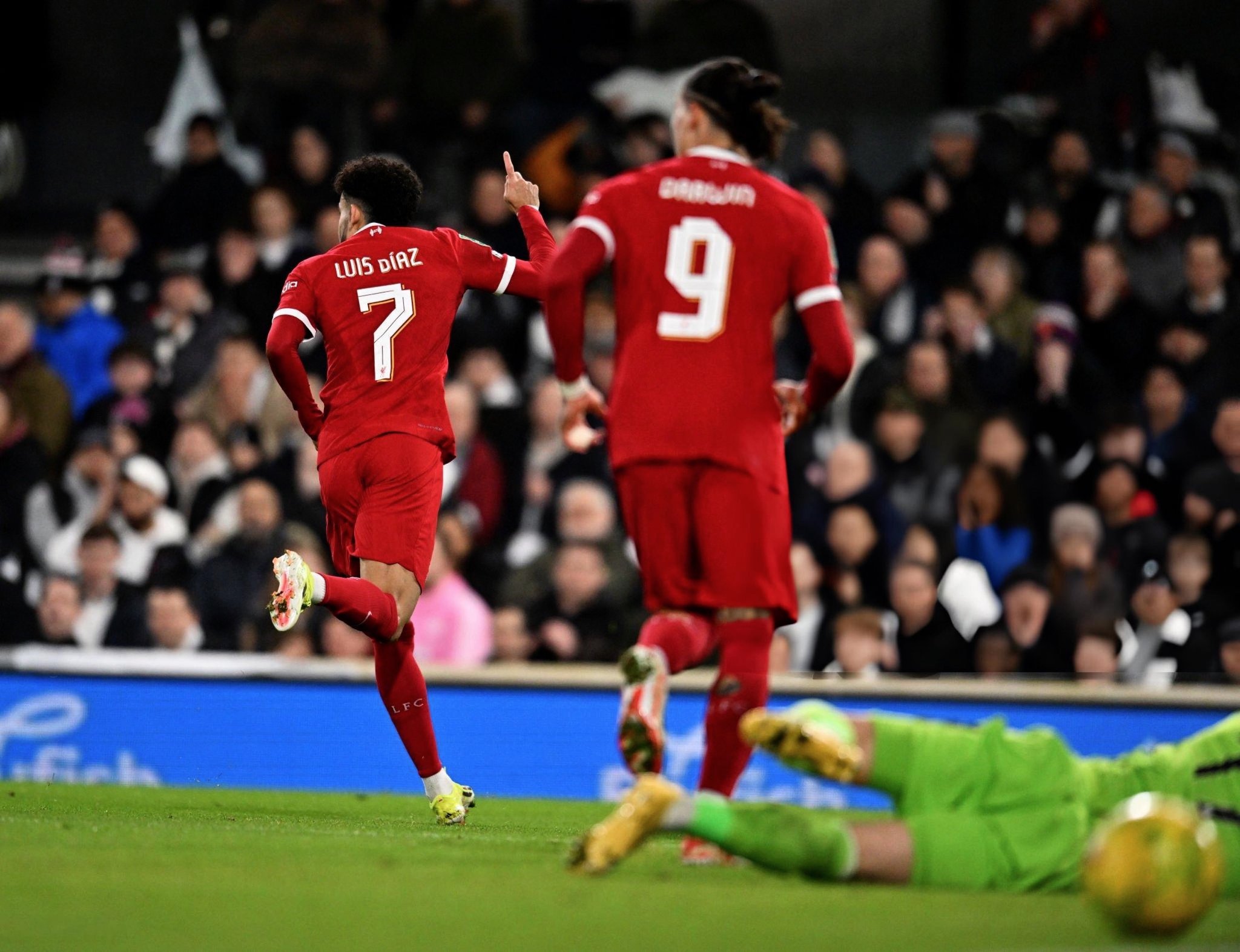 Carabao Cup: Liverpool see off Fulham to set-up Chelsea final