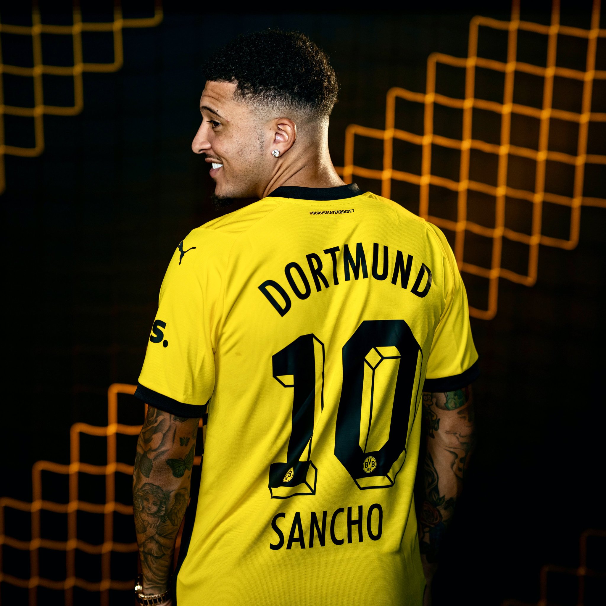 Man Utd winger Jadon Sancho returns to Borussia Dortmund on loan