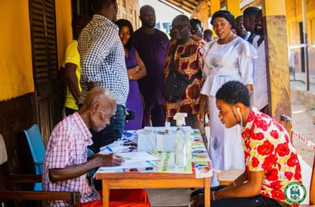 Mayor of Accra tours voter registration centre at Ablekuma South; encourages participation