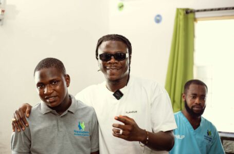 Stonebwoy’s The Livingstone Foundation Surprises Talented Autistic Fan with Gifts in Observance of World Autism Month