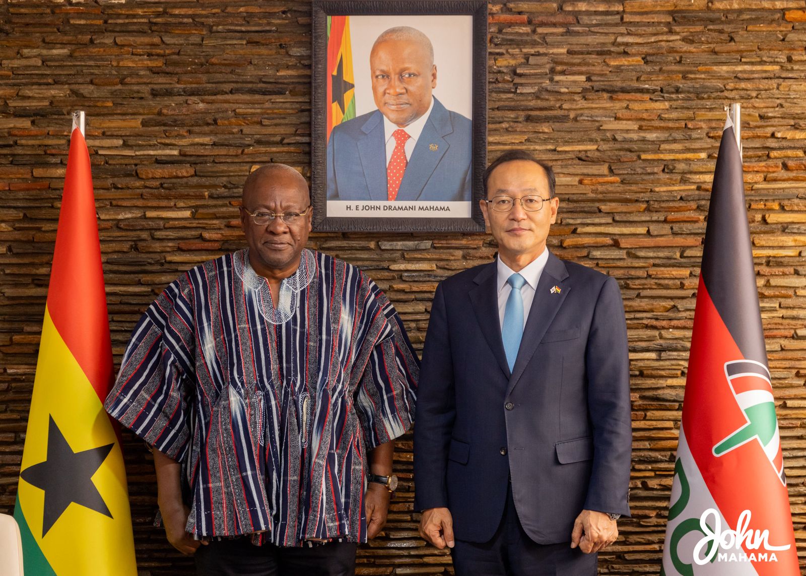Mahama holds discussions with Korean ambassador